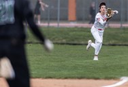 Steel Bayer singles in game winner for East Pennsboro against Middletown 